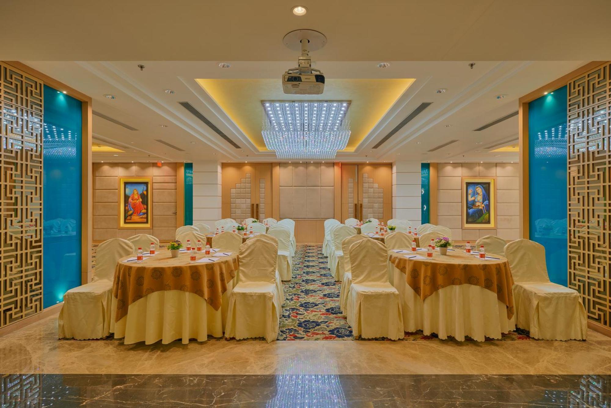 Skk Blu Hotel & Spa Udaipur Extérieur photo